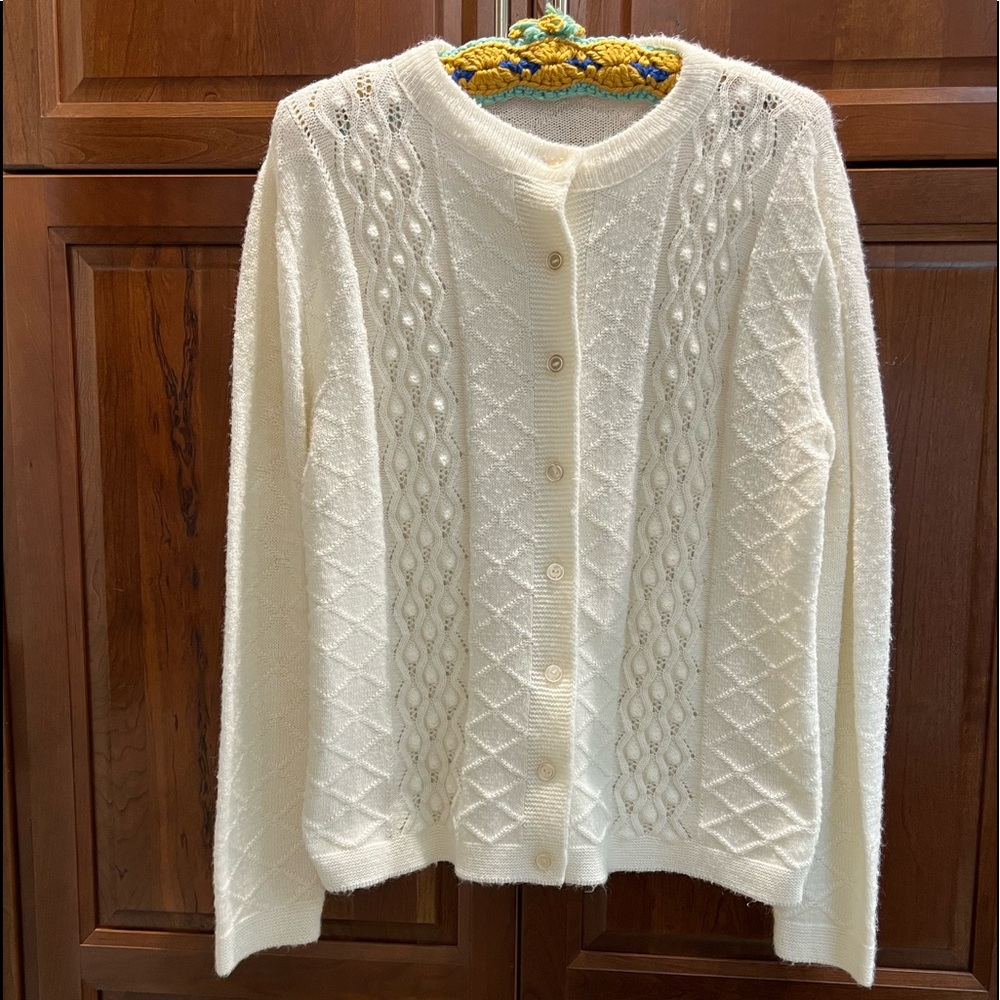 Vintage Cream Sweater Size L